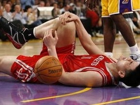 初登世界之巅，姚明NBA前10场比赛详细数据全回顾