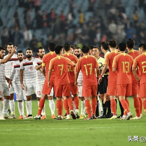 国足什么时间去比赛呢？一场关于等待与希望的全民追问