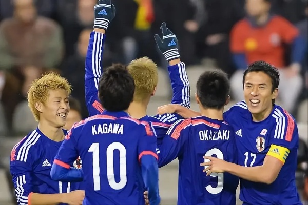 2010年南非世界杯日本队队员名单,蓝武士的荣耀与征途 2010年南非世界杯日本队队员名单,蓝武士的荣耀与征途