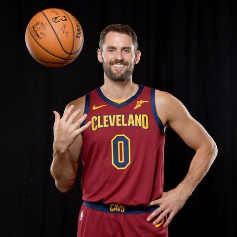 最新NBA前十大巨星排名，现役与传奇的巅峰对决
