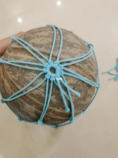 篮球绳子怎么套?手把手教你正确缠绕网兜的技巧 篮球绳子怎么套?手把手教你正确缠绕网兜的技巧