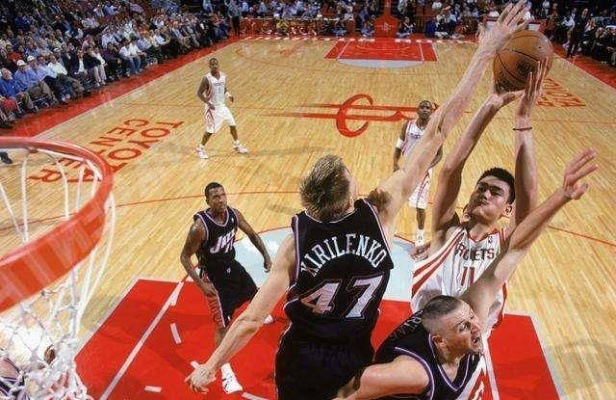 NBA新规则下的自由移动,进攻革命还是防守噩梦? NBA新规则下的自由移动,进攻革命还是防守噩梦?